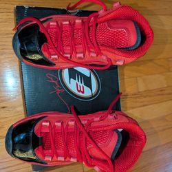 Reebok Questions Heart Over Hype GS 4