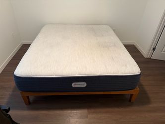 Bed / Mattress - California King - Beauty Rest