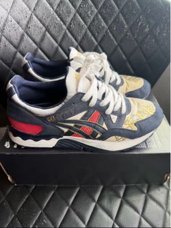 Asics Sneakers