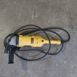 Dewalt Polisher 120 V AC 12 Amps 60 Hz 5/8 - 11 3500 / min  RPM  ( Condition Good  )