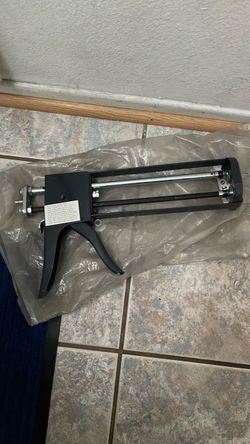 dual-cartridge dispensing gun