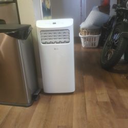 LG Portable Air Conditioner 6000/ 10000BTU w/Remote