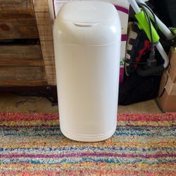 Playtex Baby Diaper Genie With 3 New Rolls