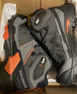 Salomon Ultra Mid GTX 5 size 9 Never worn