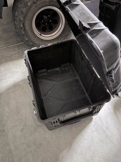 Heavy-Duty Wheeled Storage Case
