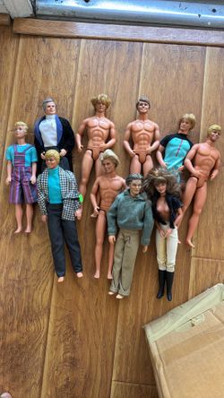 lot of ken dolls