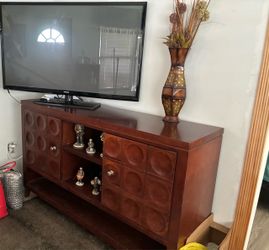 Entertainment stand