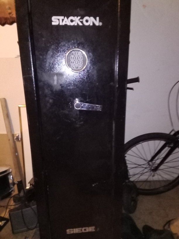 Stack On 12 Gun Safe(check Home Depot for sale price and