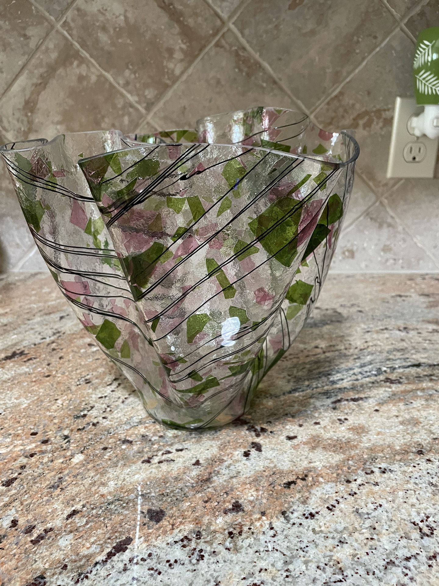 Love Fresh Flowers? This Flower Arrangement Vase Is Unique!