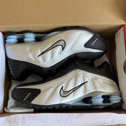 Nike Shox R4 Metallic Silver