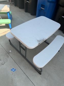 Kids foldable picnic table color white