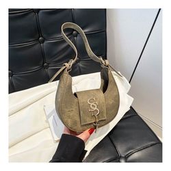 Fashion crescent tassel shoulder bag women‘s bag summer new casual travel versatile commuting armpit small bag