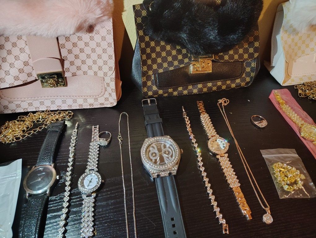Women's Watch & Jewelry Set W/ Handbags (New)