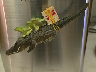Vintage 1997 Budweiser Frogs & Alligator Refrigerator Magnet