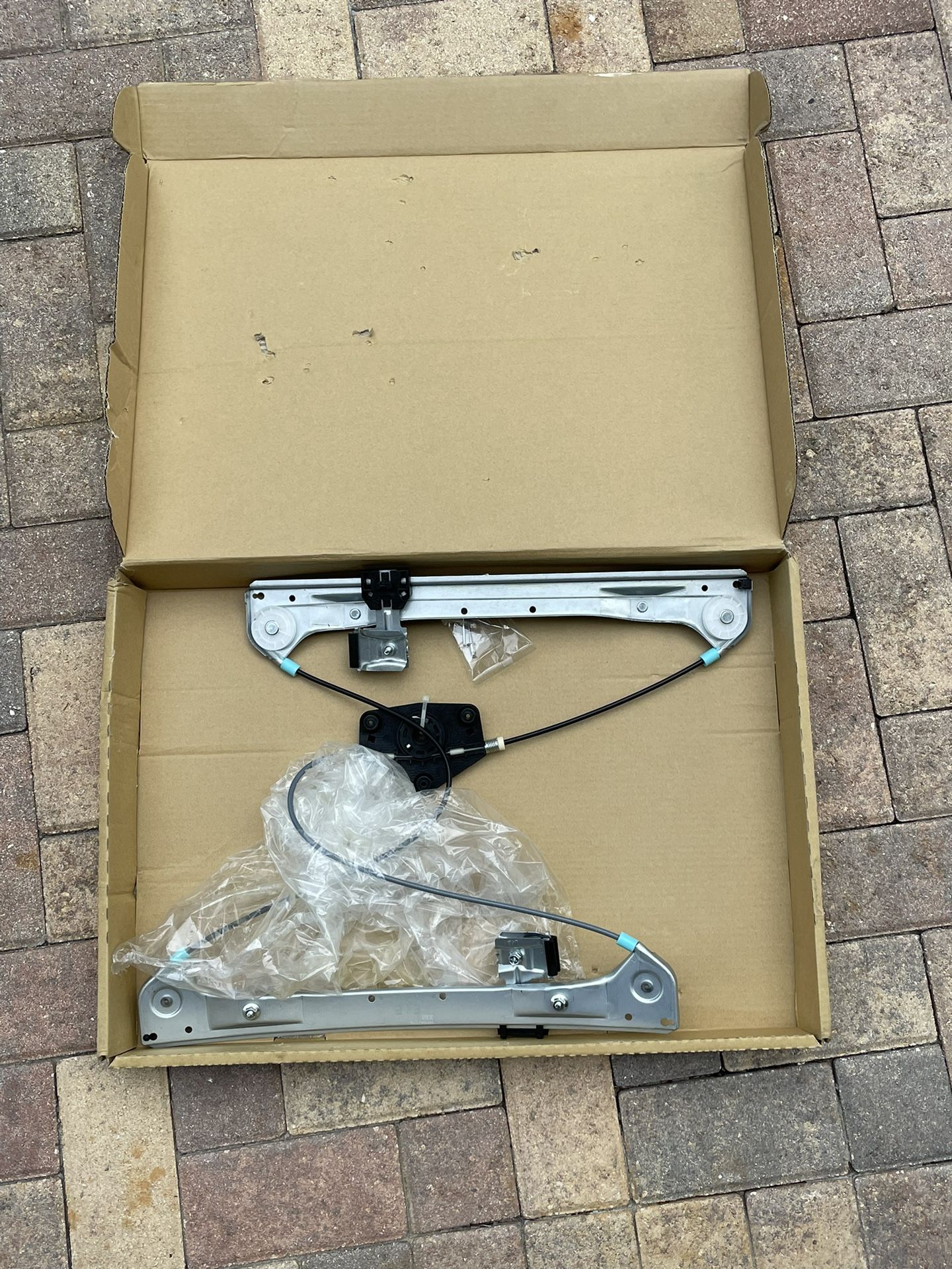 New: Window Regulator. Front Right, 2006 - 2012 Ford Lincoln Mercury. See List in Photos.