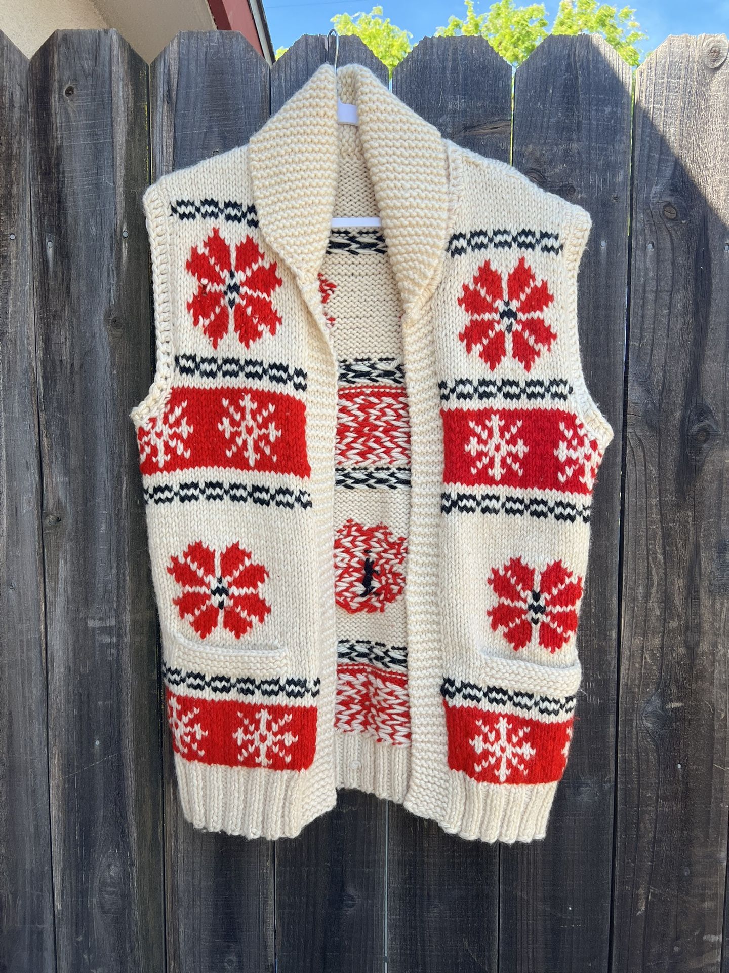 Vintage Cowichan 1970s Men’s Wool Knit Vest