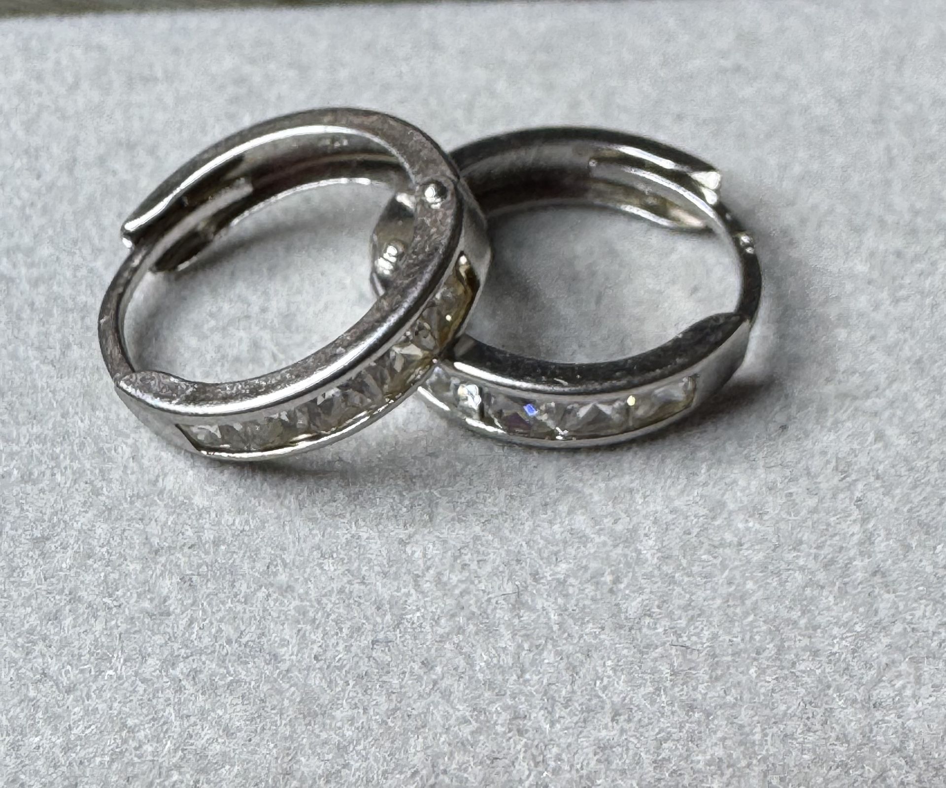 14K Solid White Gold 13.9MM Huggie Hoops Clear Crystal Channel Setting 1.6g