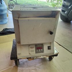 Evenheat Kingpin 88 Kiln - Programmable  With Set-pro Computer  - $1050 New