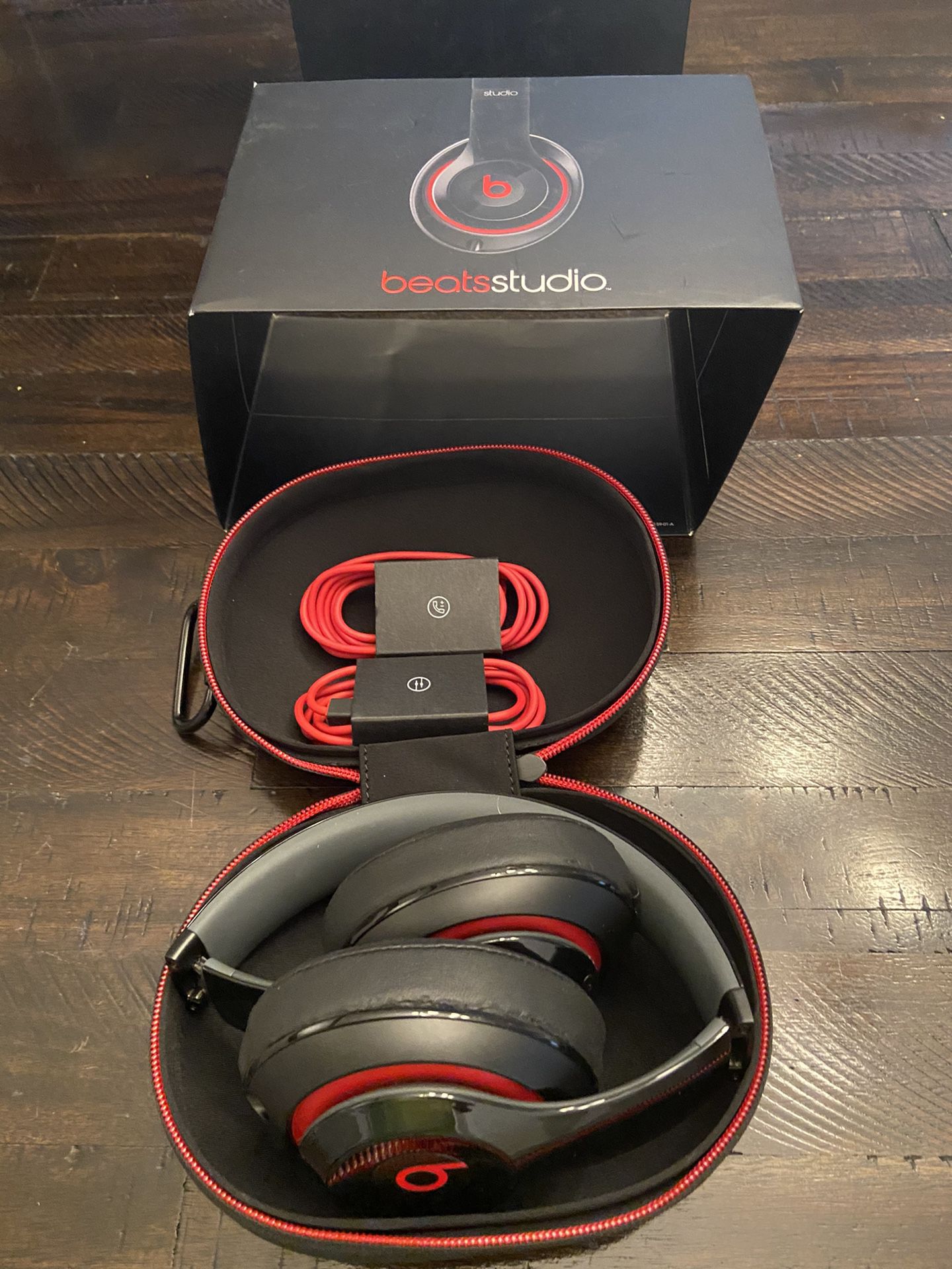 Beats 2.0 wired noise canceling headphones