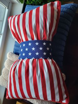 Holiday Patriotic Bow Pillow 22'' x 13.8''