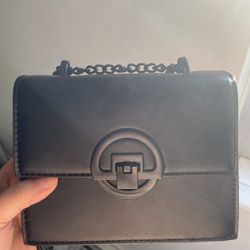black purse 