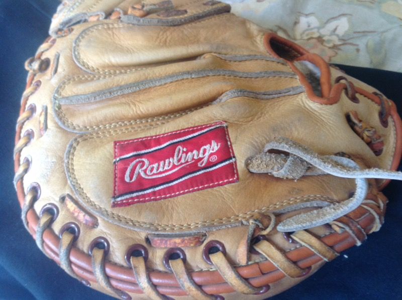 Rawlings Lance Parish model glove