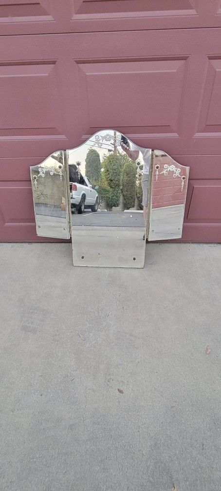 Antique mirror With Swinging Side Mirror S