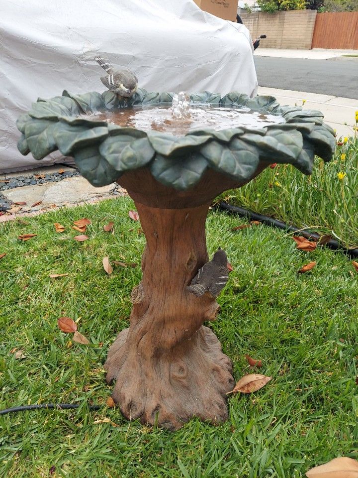 Classic Fairy Style Birdbath/Fountain