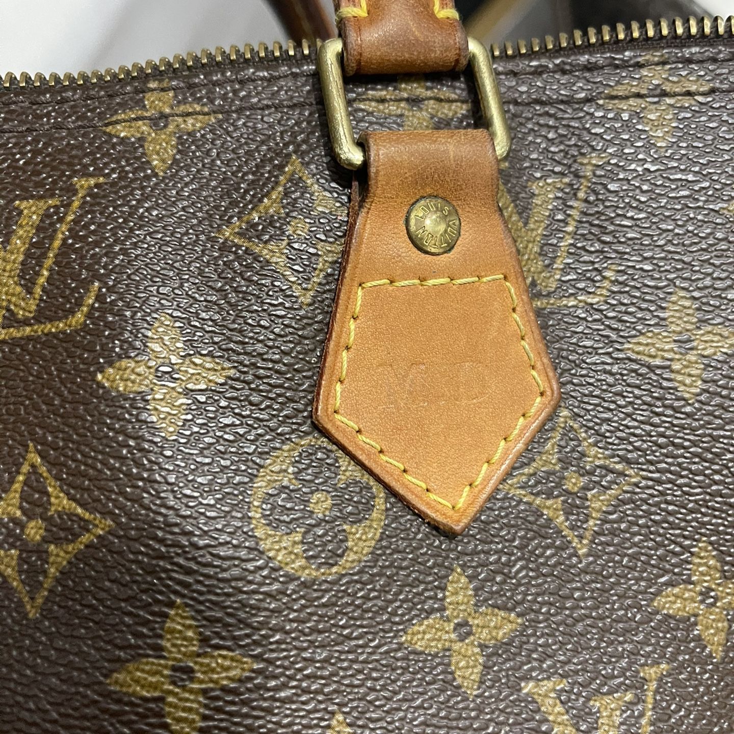 Authentic Louis Vuitton Speedy 40 Monogram Handbag for Sale in West Palm  Beach, FL - OfferUp