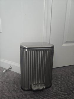 Brand New Mini Stainless Steel Trash Can (Step-On)