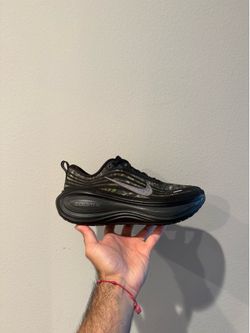 Nike Vomero Plus - Men’s Size 8 - NEW
