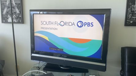 TV 42” Prima With Spin Stand! Works Perfectly