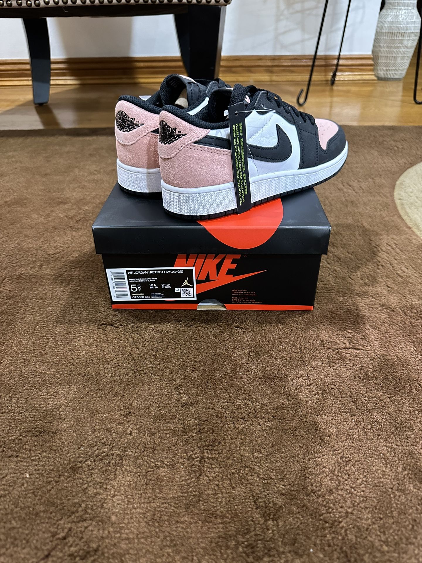 Jordan 1 Low Bleached Coral Size 5.5Y
