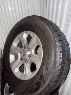 Toyota Alloy Wheel with Toyo Observe Tire
