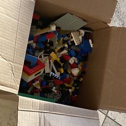 Vintage lot LEGO toys building bricks over 10 pounds No Mini Figures action space police late 70s