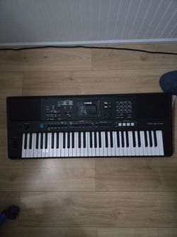 Yamaha PSR-E473 Piano