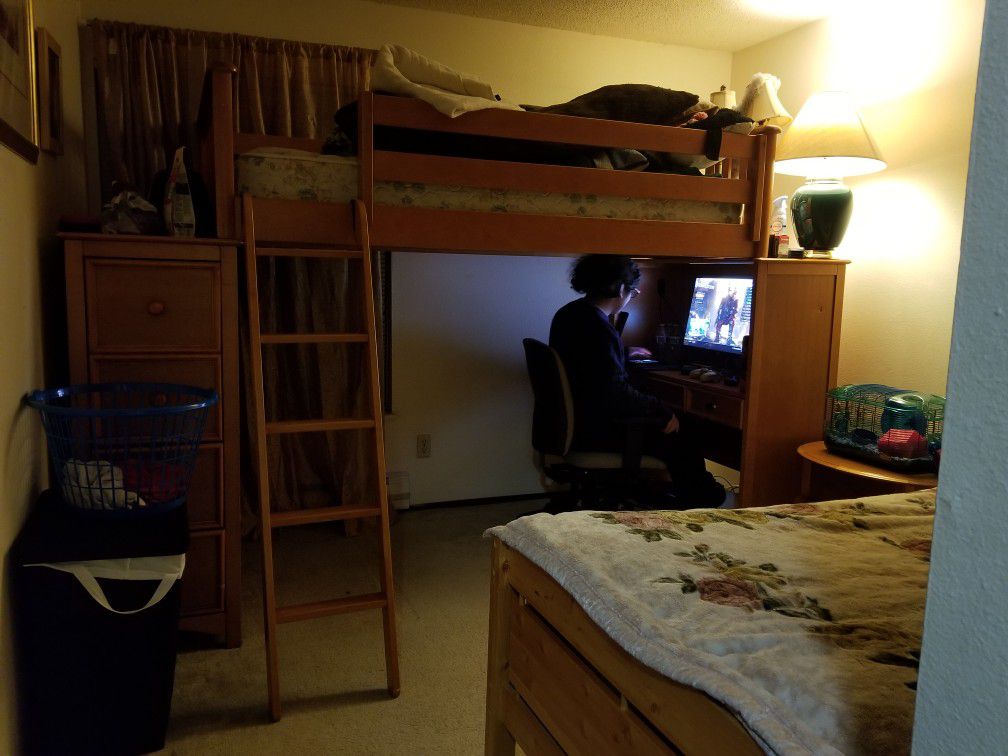 Bunk bed with space under