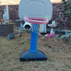 Kids basketball goal