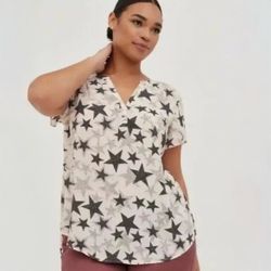 Torrid V-Neck Georgette Hi-Low Blouse (Stars)