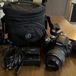 Nikon D40 DSLR Camera