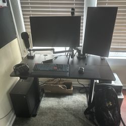 Gaming Set Up With Monitors Desk, Mouse, And Keyboard Included
