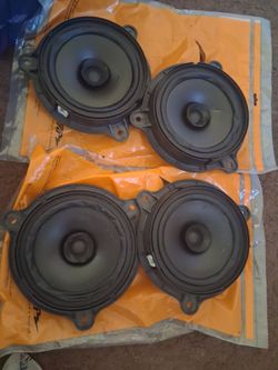 OEM Nissan speakers, lightly used, 0 dmg