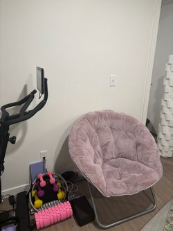 Like-new pink papasan/saucer chair — $40 OBO