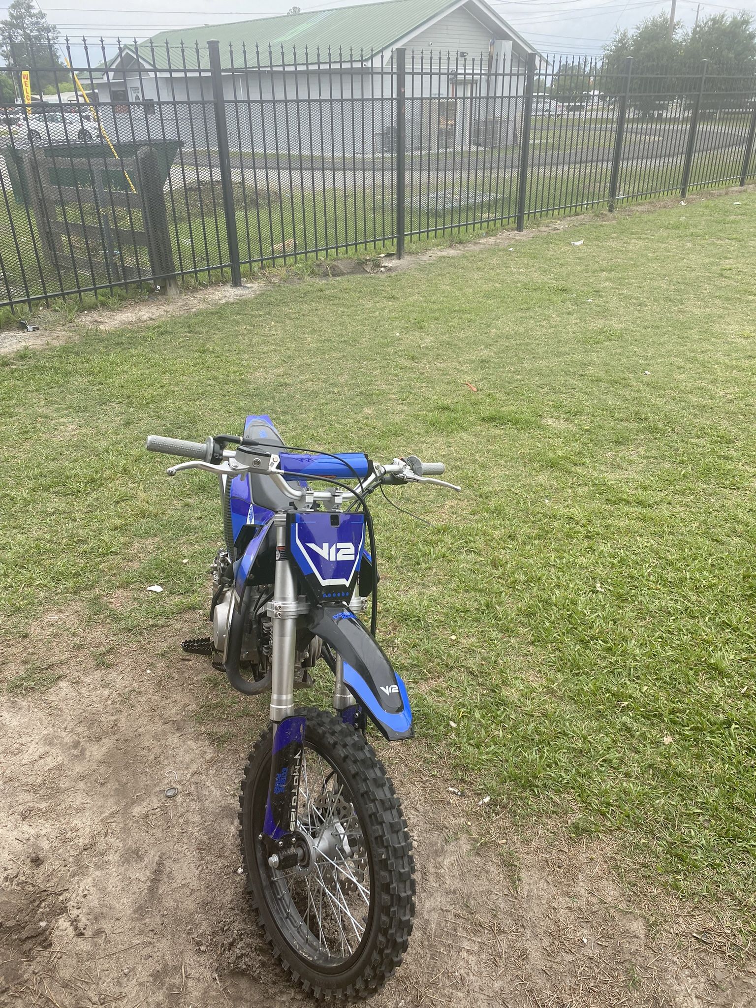 V12 125cc