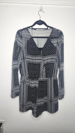 BCBGeneration Romper Womens Large Black White Boho Paisley Long Sleeve V Neck