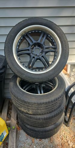 Set of 4 Black Alloy Wheels with Tires