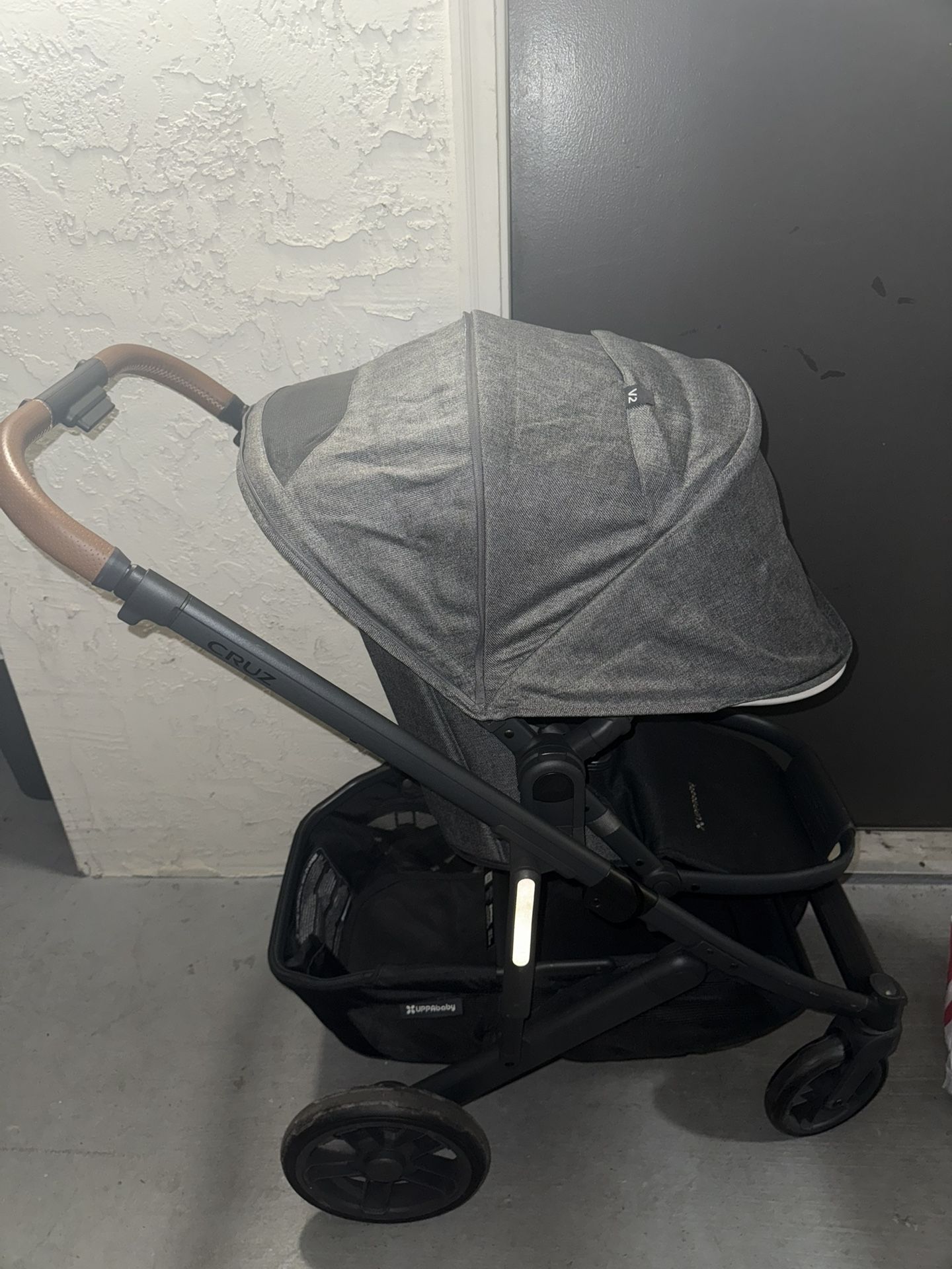 UPPAbaby CRUZ V2 Stroller β Grey, Gently Used!