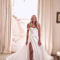 Erin Strapless Wedding Dress