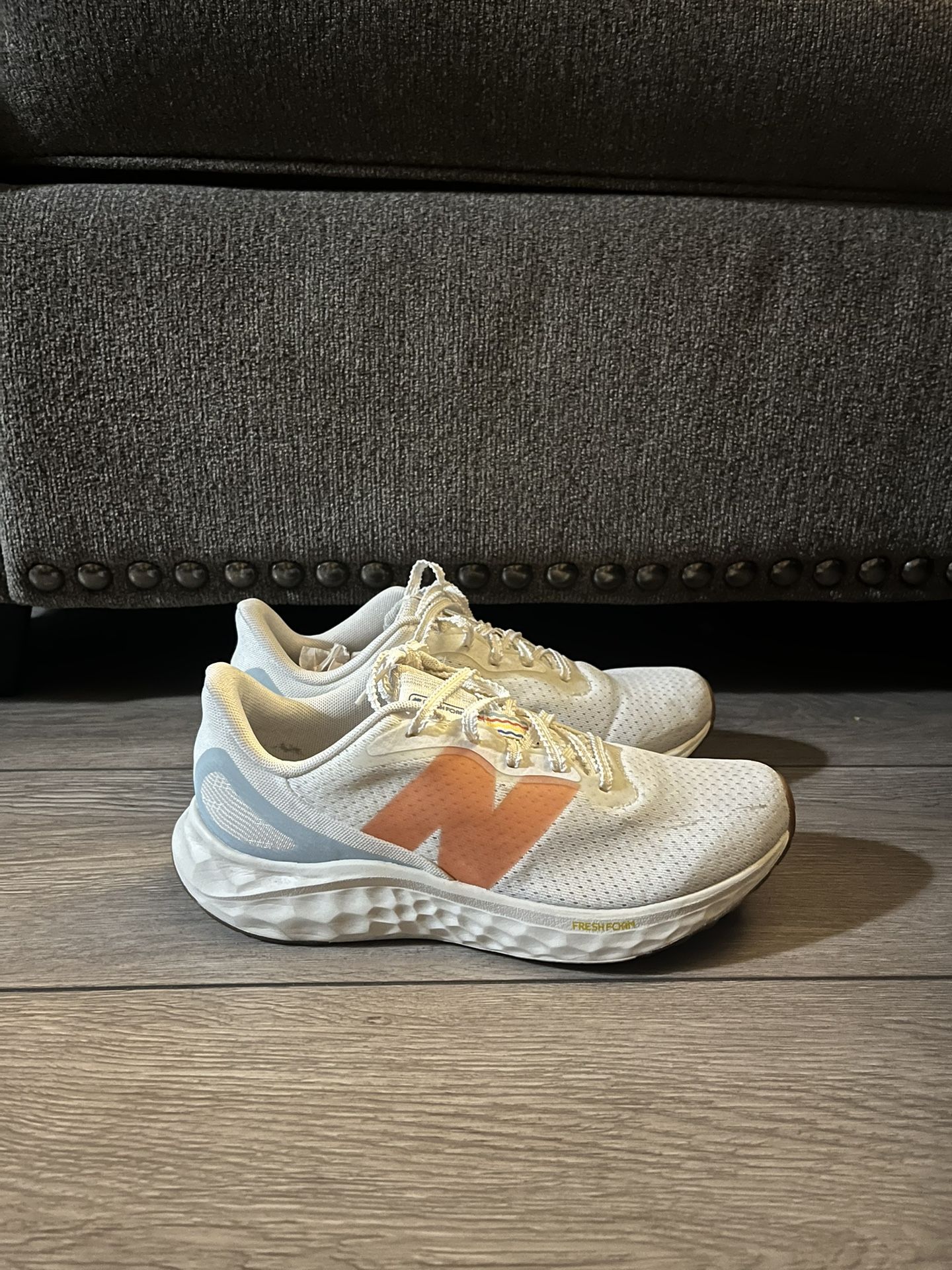 NEW BALANCE SHOES (NEED GONE IMMEDIATELY)