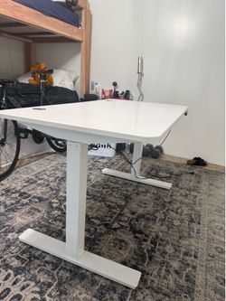 Autonomous desk